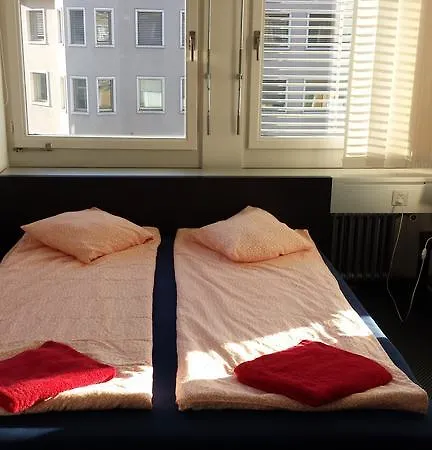 Hard Gæstehus 2*